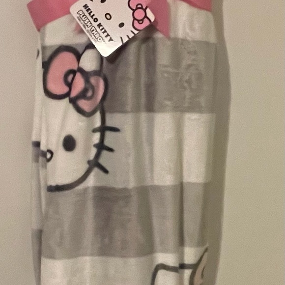 I š©· U, Valentineās Mail, Checkered & Strawberry Plush Throw Blankets 50 x 70 - Picture 5 of 5